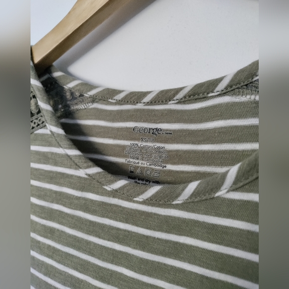 Striped Short Sleeve Size XS - Picture 3 of 4